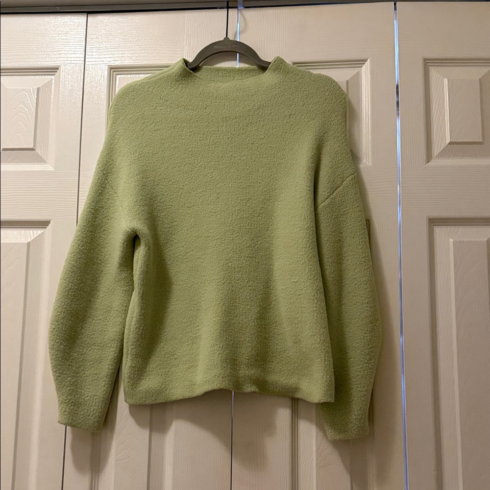 Tahari Light Green Women's Turtleneck Sweater